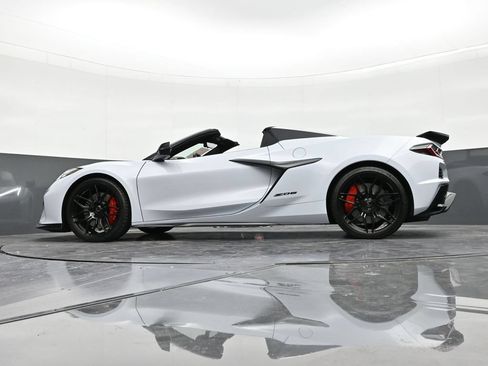 Used 2023 Chevrolet Corvette Z06 RWD image 21