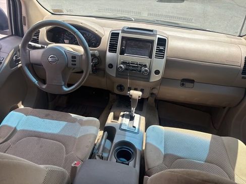 Used 2011 Nissan Frontier SV AWD/4WD image 9