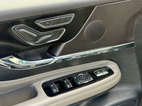 Used 2025 Lincoln Corsair FWD image 21