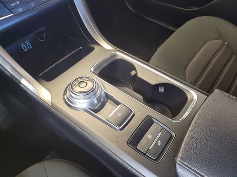 Used 2020 Ford Fusion SE FWD image 26