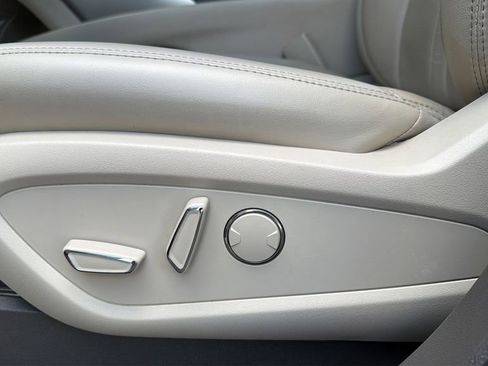 Used 2020 Lincoln Nautilus FWD w/ Equipment Group 101A image 17