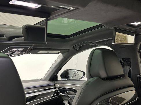 Used 2025 Audi S8 image 27