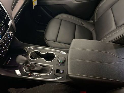 Used 2023 Chevrolet Traverse LT w/ LT Premium Package FWD image 45