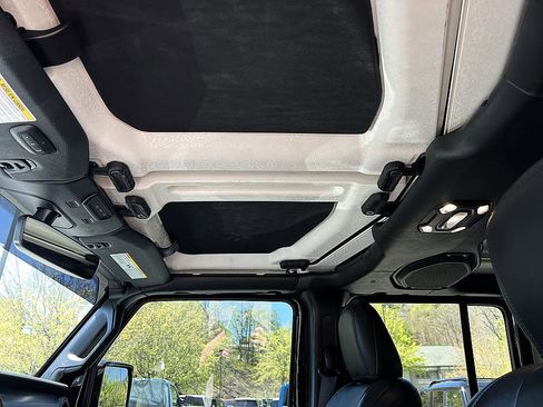 Used 2022 Jeep Gladiator Mojave w/ LED Lighting Group image 20