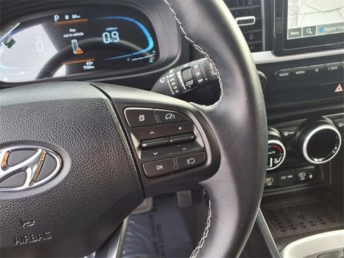 Certified 2024 Hyundai Venue Limited image 17