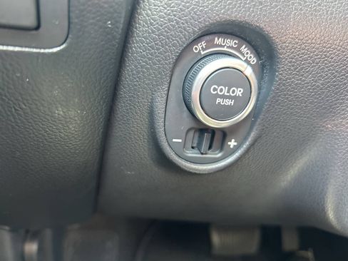 Used 2013 Kia Soul + w/ Audio Pkg FWD image 32