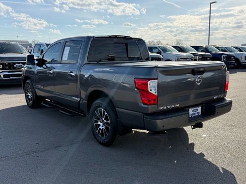 Used 2021 Nissan Titan SV w/ SV Convenience Package image 37