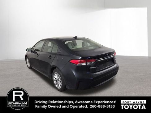 Used 2021 Toyota Corolla LE w/ LE Premium Package FWD image 9