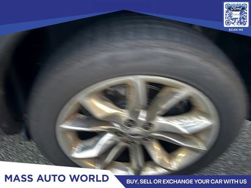 Used 2015 Ford Explorer XLT w/ Equipment Group 202B image 5