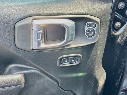 Used 2022 Jeep Wrangler Unlimited Sport w/ Sun And Sound Package AWD/4WD image 19