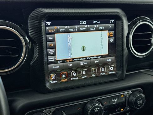 Used 2021 Jeep Wrangler Unlimited Sahara AWD/4WD image 16