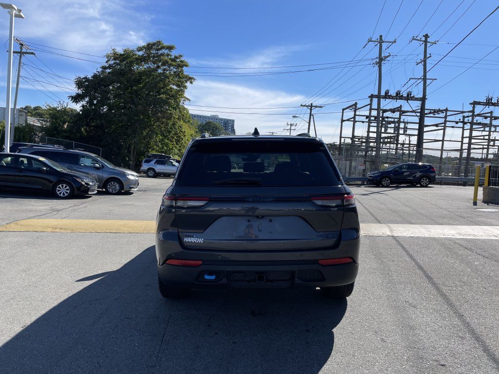 Certified 2024 Jeep Grand Cherokee Trailhawk AWD/4WD image 4