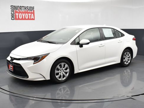Used 2025 Toyota Corolla LE w/ Convenience Package FWD image 8