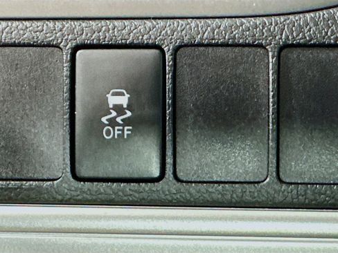 Used 2014 Toyota Camry SE image 12