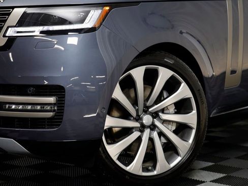 New 2025 Land Rover Range Rover SE AWD/4WD image 5