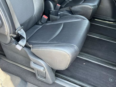 Used 2023 Toyota Sienna XLE Woodland Edition AWD/4WD image 22