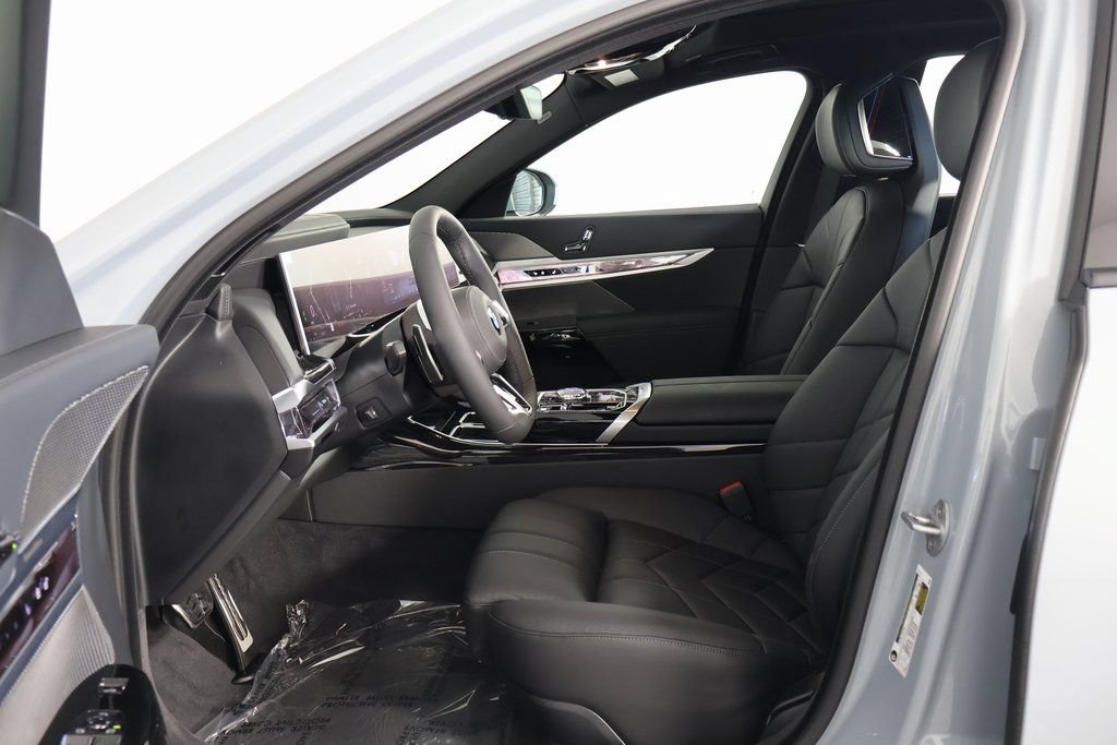 New 2026 BMW 740i w/ Premium Package RWD image 5