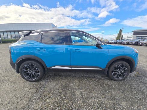 Used 2025 Nissan Kicks SR w/ SR Premium Package image 2