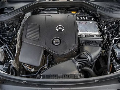 Used 2024 Mercedes-Benz GLC 300 4MATIC image 17