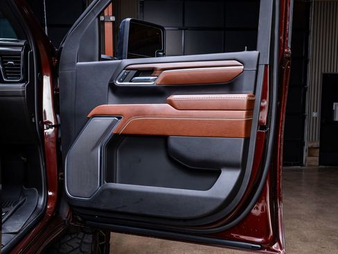 Used 2024 GMC Sierra 3500 Denali Ultimate image 37