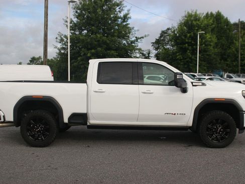 Used 2024 GMC Sierra 3500 AT4 w/ AT4 Premium Plus Package AWD/4WD image 8