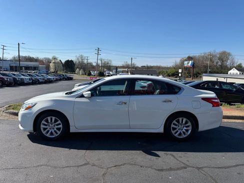 Used 2017 Nissan Altima 2.5 image 4