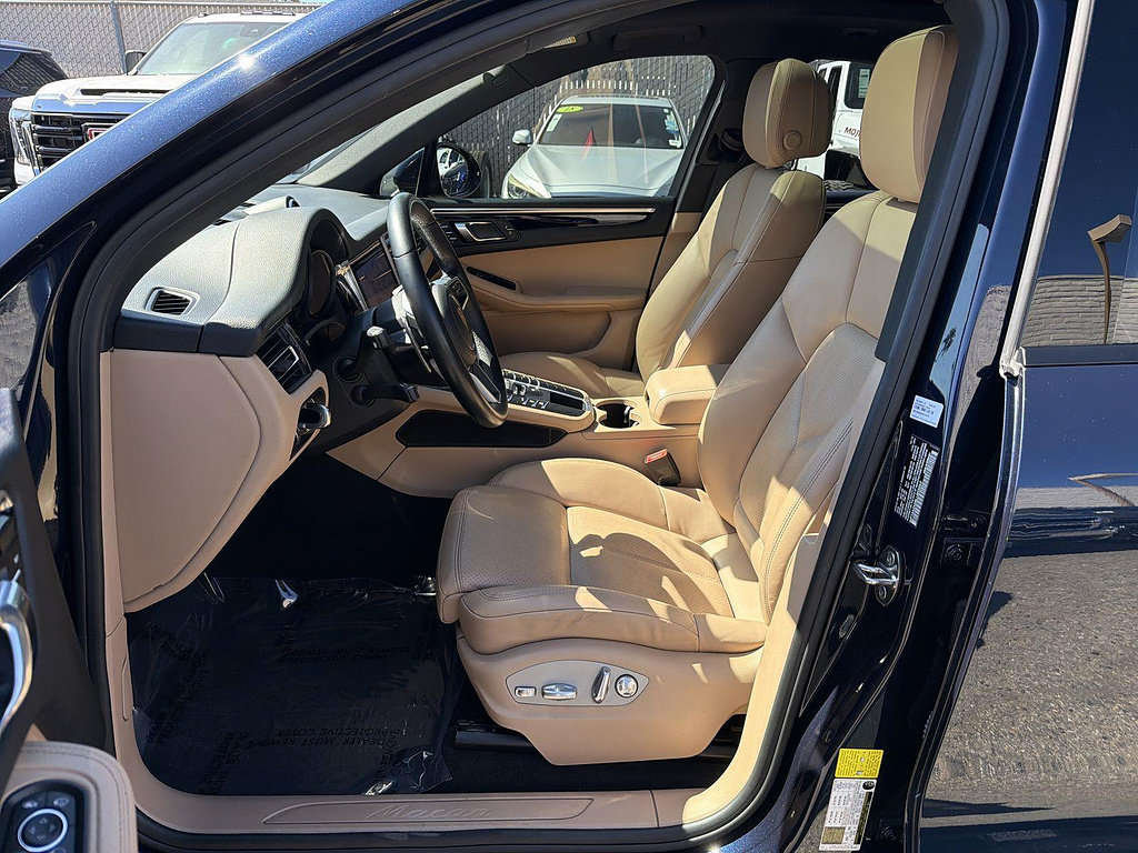 Used 2020 Porsche Macan AWD/4WD image 19