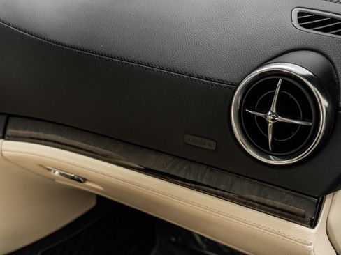 Used 2013 Mercedes-Benz SL 550 image 31