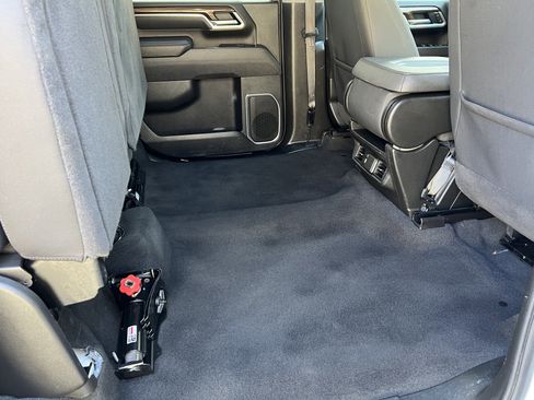 Used 2025 Chevrolet Silverado 2500 LT w/ Convenience Package image 21