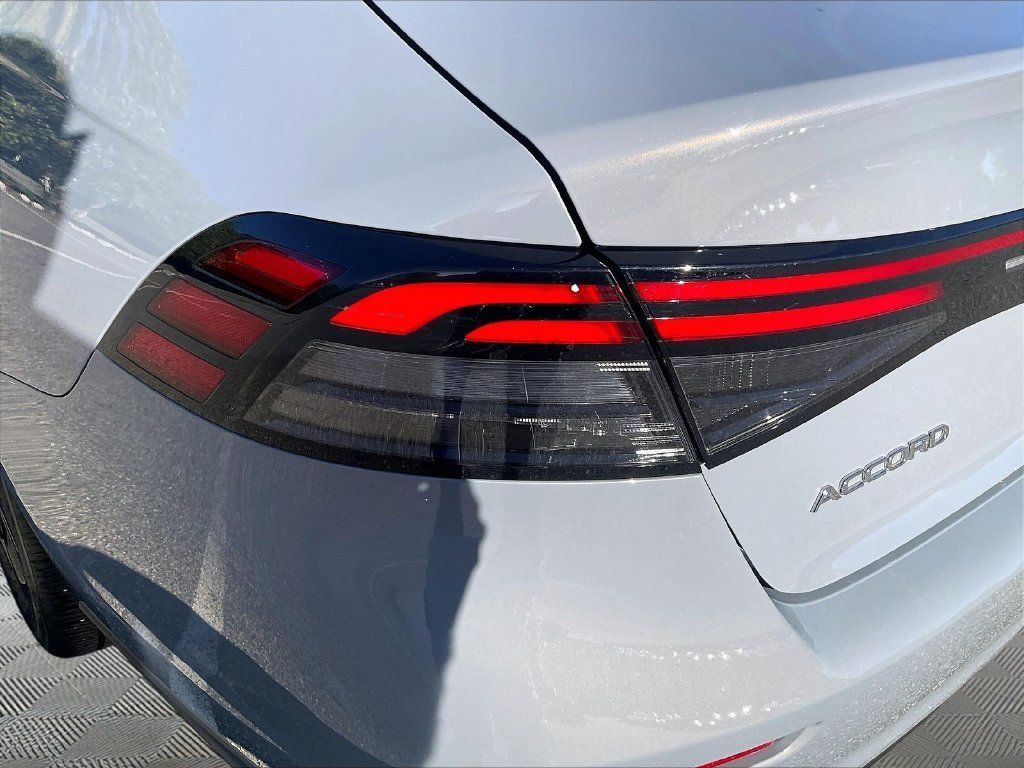 Used 2025 Honda Accord SE image 31