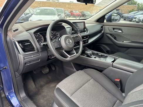 Used 2021 Nissan Rogue SV FWD image 22