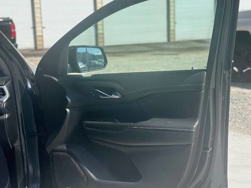 Used 2019 GMC Acadia SLT image 31