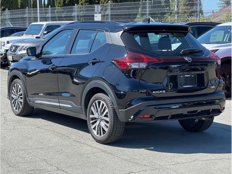 Used 2024 Nissan Kicks SR FWD image 6