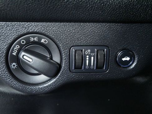 Used 2016 Dodge Challenger SRT Hellcat image 18