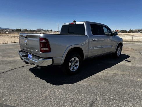 Used 2022 RAM 1500 Laramie AWD/4WD image 3