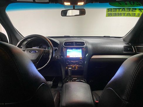 Used 2017 Ford Explorer XLT w/ Equipment Group 202A image 25