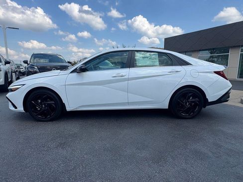 New 2026 Hyundai Elantra SEL Sport FWD image 2