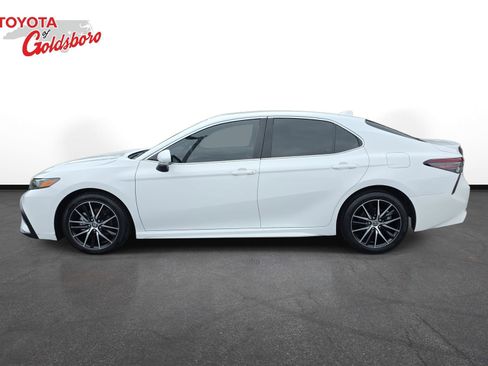 Used 2023 Toyota Camry SE FWD image 8