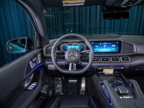 New 2026 Mercedes-Benz GLS 580 4MATIC image 15