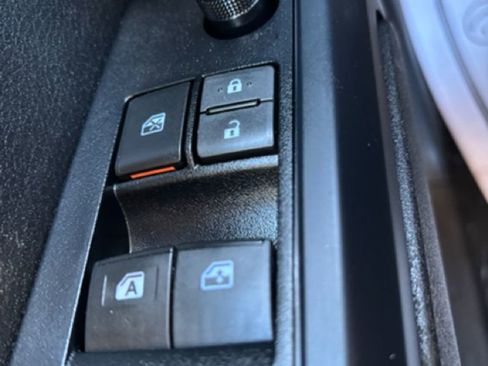 Used 2022 Toyota Tacoma SR image 16