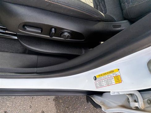 Used 2018 Chevrolet Equinox LT image 8