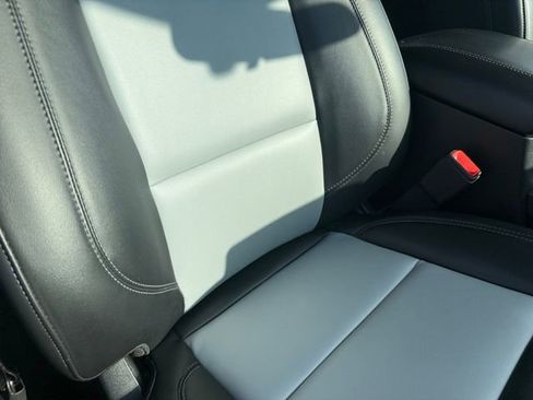 Used 2023 Ford Explorer XLT w/ Equipment Group 202A image 11