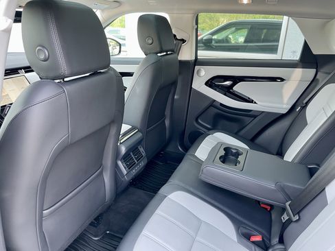 Certified 2025 Land Rover Range Rover Evoque Dynamic SE AWD/4WD image 30
