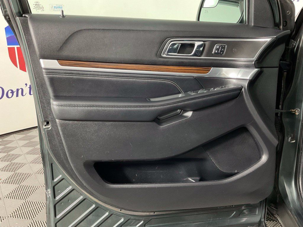 Used 2016 Ford Explorer Limited FWD image 12