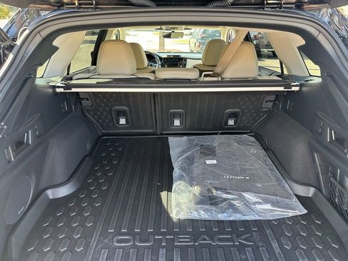 Used 2025 Subaru Outback Limited image 7