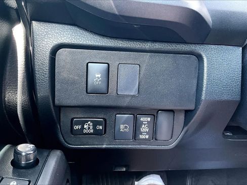 Used 2021 Toyota Tacoma TRD Off-Road w/ TRD Premium Off Road Package AWD/4WD image 34