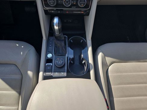 Used 2019 Volkswagen Atlas SEL Premium AWD/4WD image 20