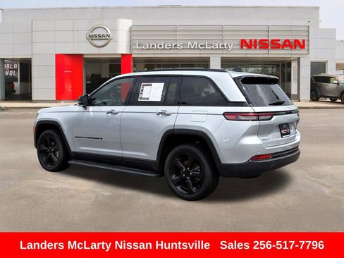 Used 2024 Jeep Grand Cherokee Limited w/ Luxury Tech Group II RWD image 6