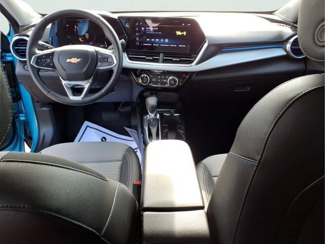 Used 2026 Chevrolet Trax LT w/ LT Convenience Package FWD image 12