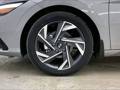 New 2026 Hyundai Elantra Limited image 15